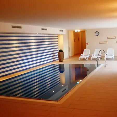 Sun Island Apartment *